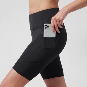 Athleta Ultimate Stash Pocket 9” Short
